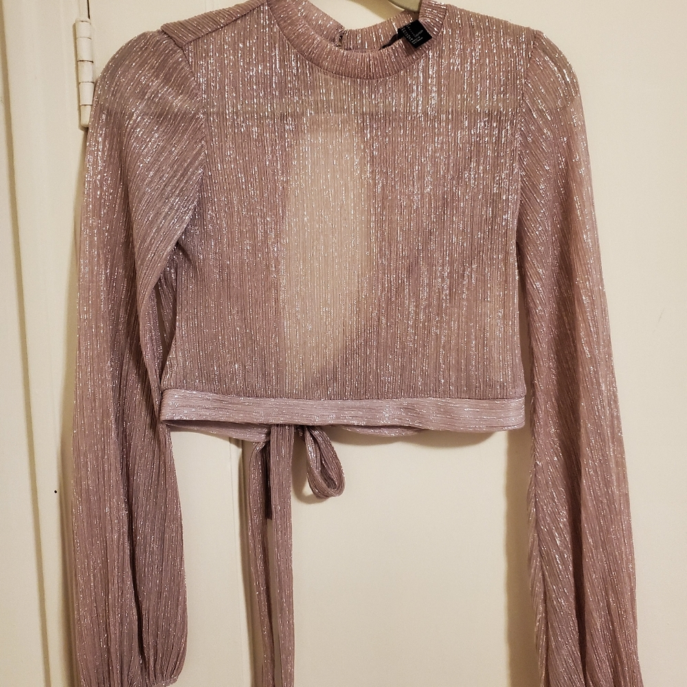 JUNIOR SIZING Rose crop top